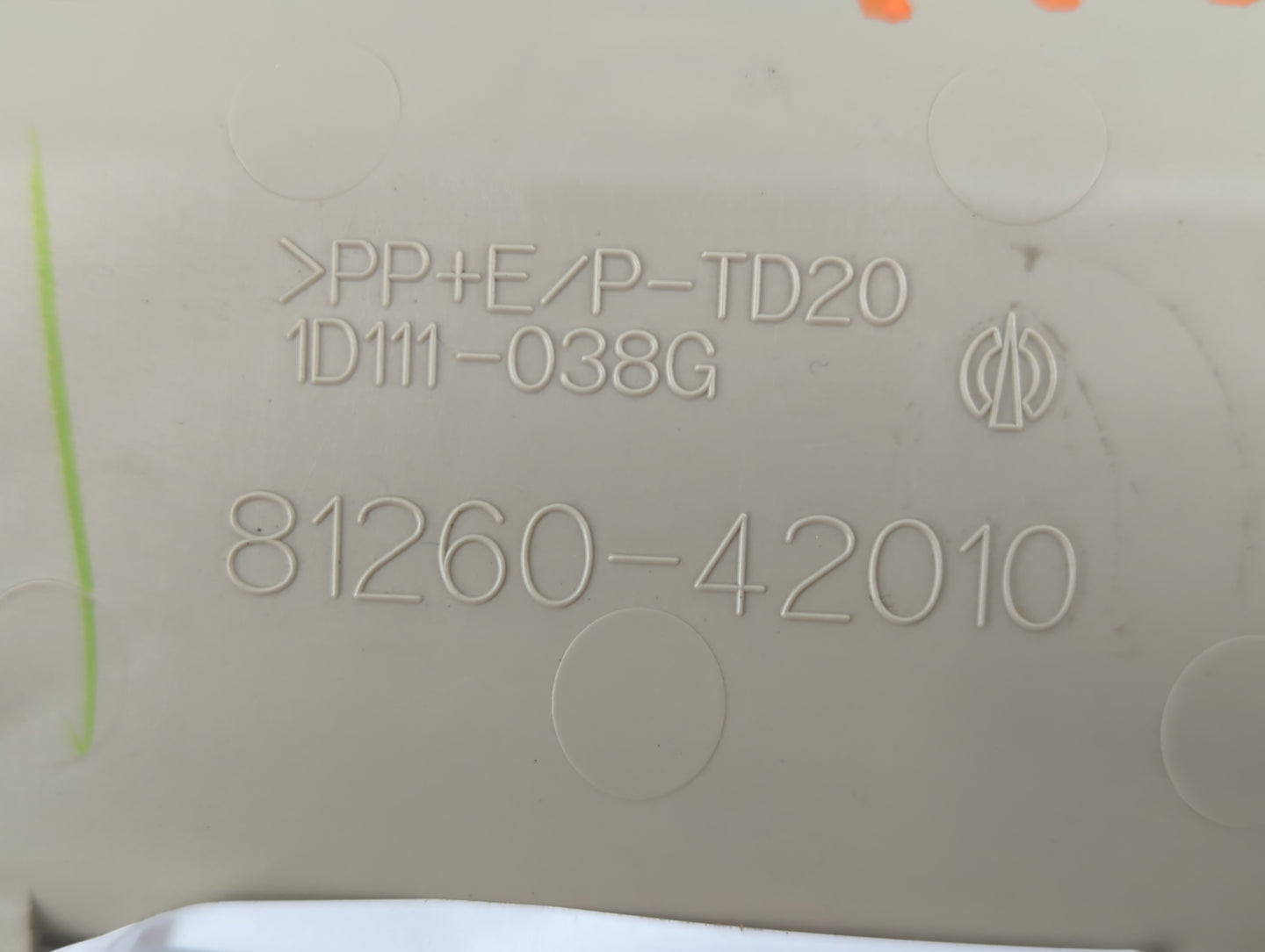 2006-2008 Toyota Rav4 Overhead Roof Console 623729 - Oemusedautoparts1.com