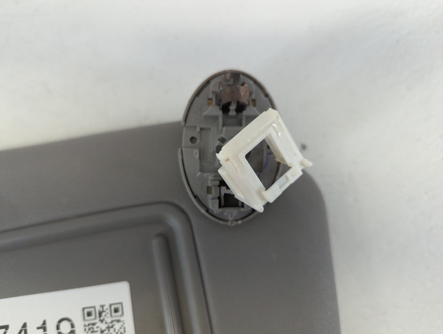 2006-2009 Toyota Rav4 Sun Visor Shade Replacement Passenger Right Mirror Fits Fits 2006 2007 2008 2009 OEM Used Auto Parts -