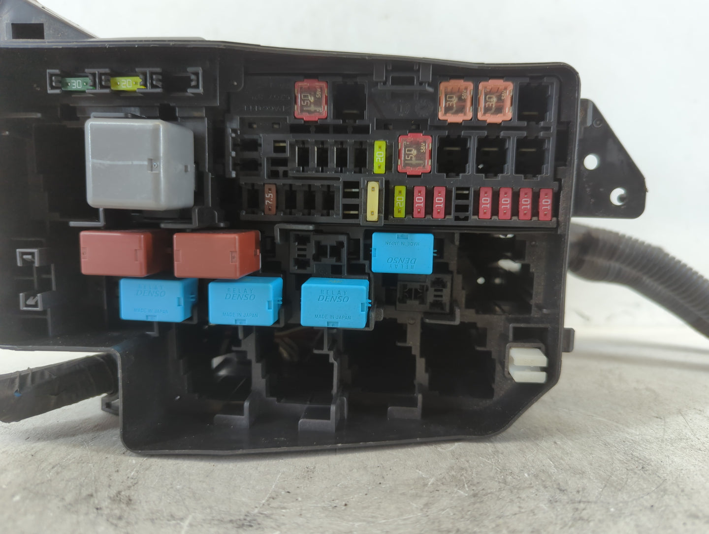 2006-2012 Toyota Rav4 Fusebox Fuse Box Panel Relay Module P/N:82662-42190 Fits Fits 2006 2007 2008 2009 2010 2011 2012 OEM U