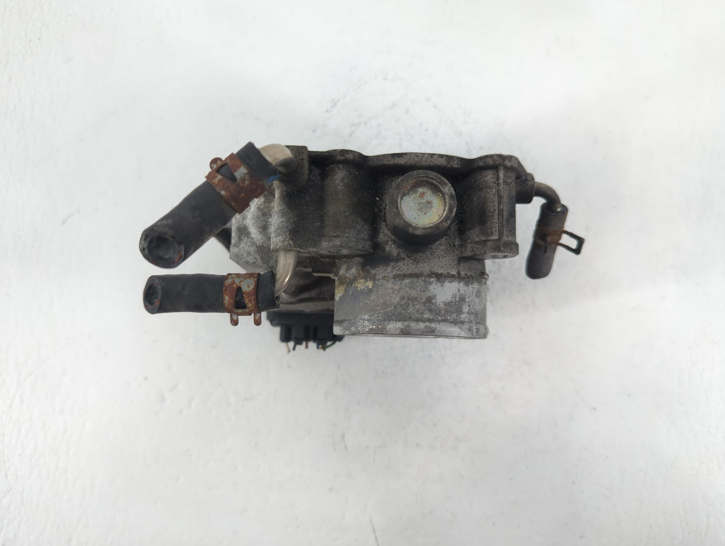 2006-2008 Toyota Rav4 Throttle Body P/N:22030-28070 Fits Fits 2006 2007 2008 2009 2010 2011 2012 2013 2014 2015 OEM Used Aut