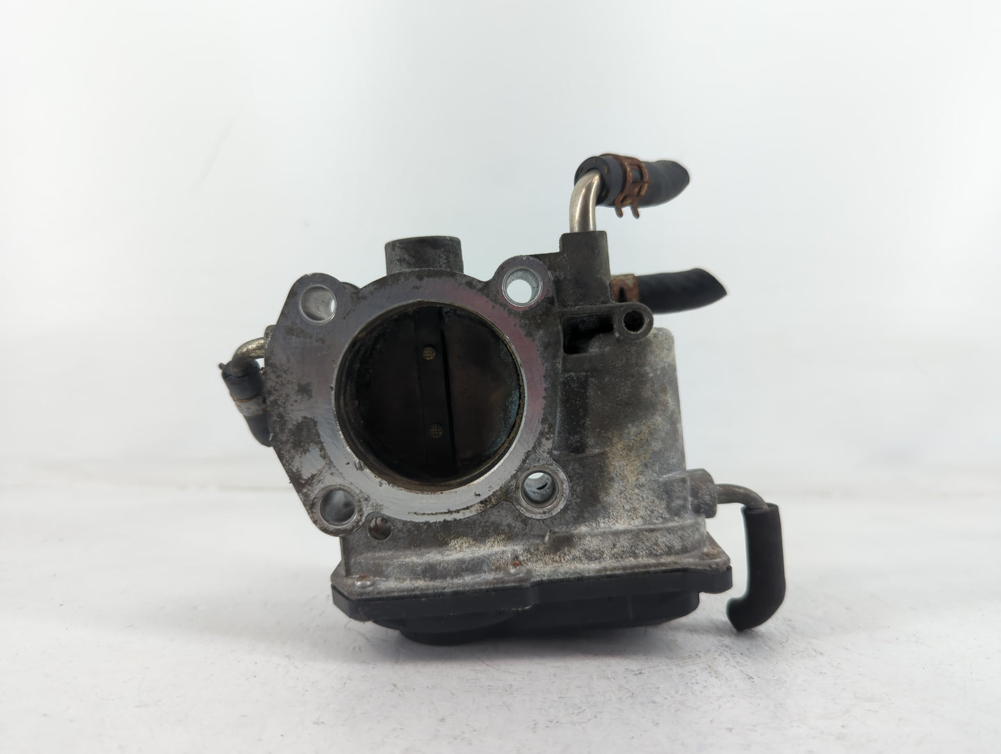 2006-2008 Toyota Rav4 Throttle Body P/N:22030-28070 Fits Fits 2006 2007 2008 2009 2010 2011 2012 2013 2014 2015 OEM Used Aut