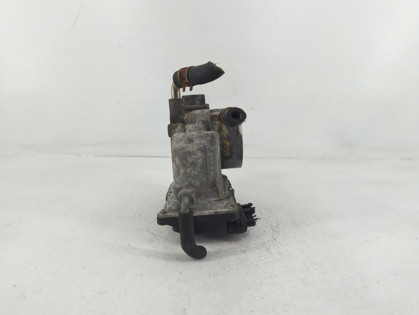2006-2008 Toyota Rav4 Throttle Body P/N:22030-28070 Fits Fits 2006 2007 2008 2009 2010 2011 2012 2013 2014 2015 OEM Used Aut