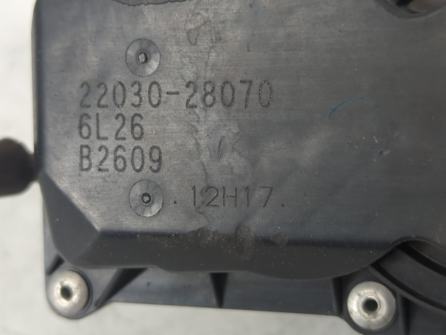 2006-2008 Toyota Rav4 Throttle Body P/N:22030-28070 Fits Fits 2006 2007 2008 2009 2010 2011 2012 2013 2014 2015 OEM Used Aut