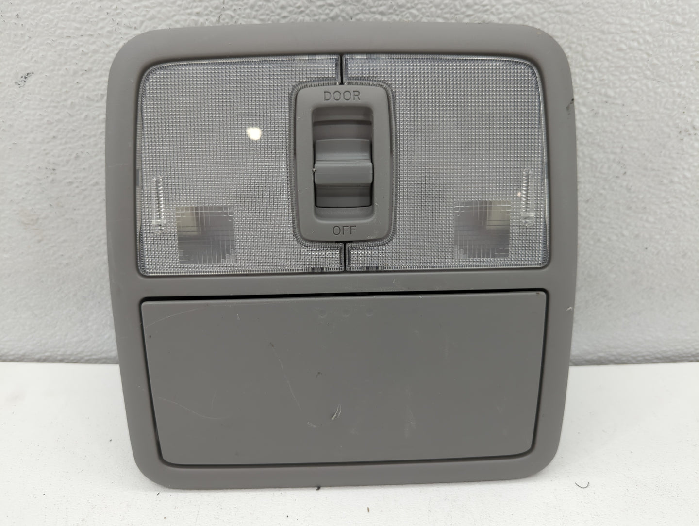 2006-2008 Toyota Rav4 Overhead Roof Console 690603 - Oemusedautoparts1.com
