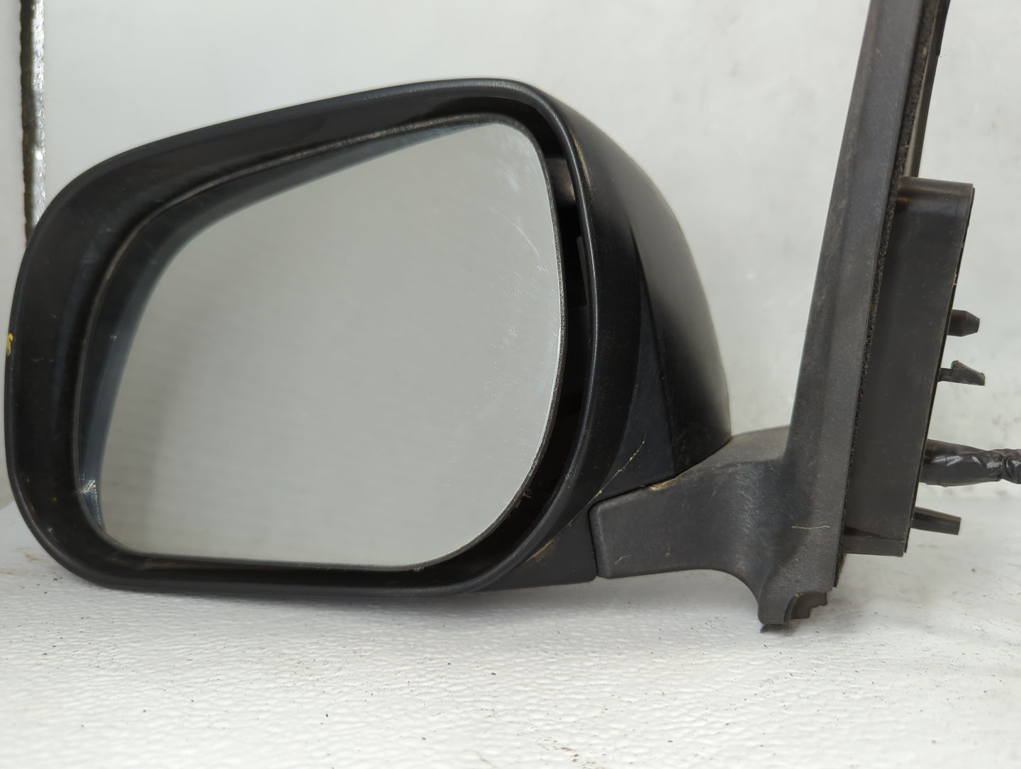 2006-2008 Toyota Rav4 Driver Side View Mirror - Left Door Mirror OEM Used - Oemusedautoparts1.com