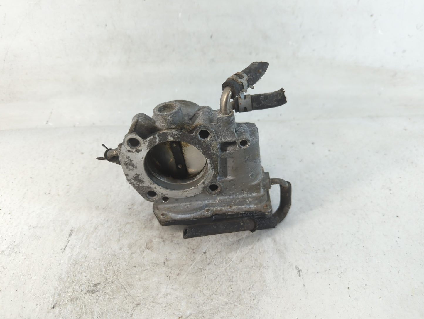 2006-2008 Toyota Rav4 Throttle Body P/N:22030-28070 Fits Fits 2006 2007 2008 2009 2010 2011 2012 2013 2014 2015 OEM Used Aut