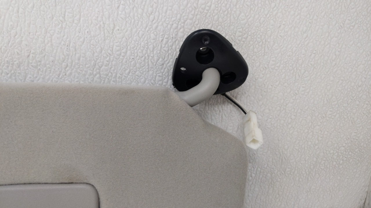 2005-2010 Toyota Sienna Sun Visor Shade Replacement Passenger Right Mirror Fits Fits 2005 2006 2007 2008 2009 2010 OEM Used 