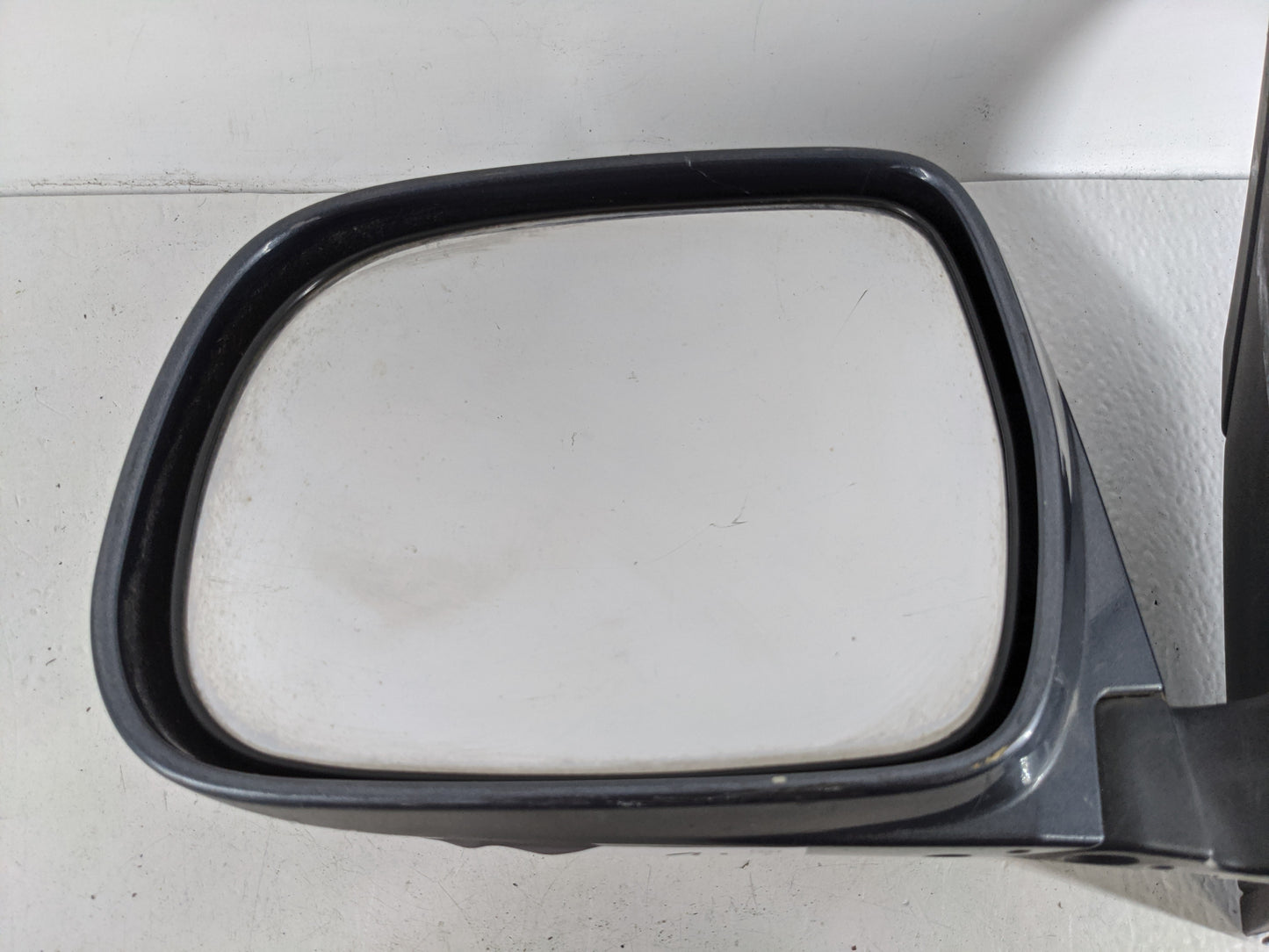 2004-2010 Toyota Sienna Driver Side View Mirror - Left Door Mirror OEM Used - Oemusedautoparts1.com