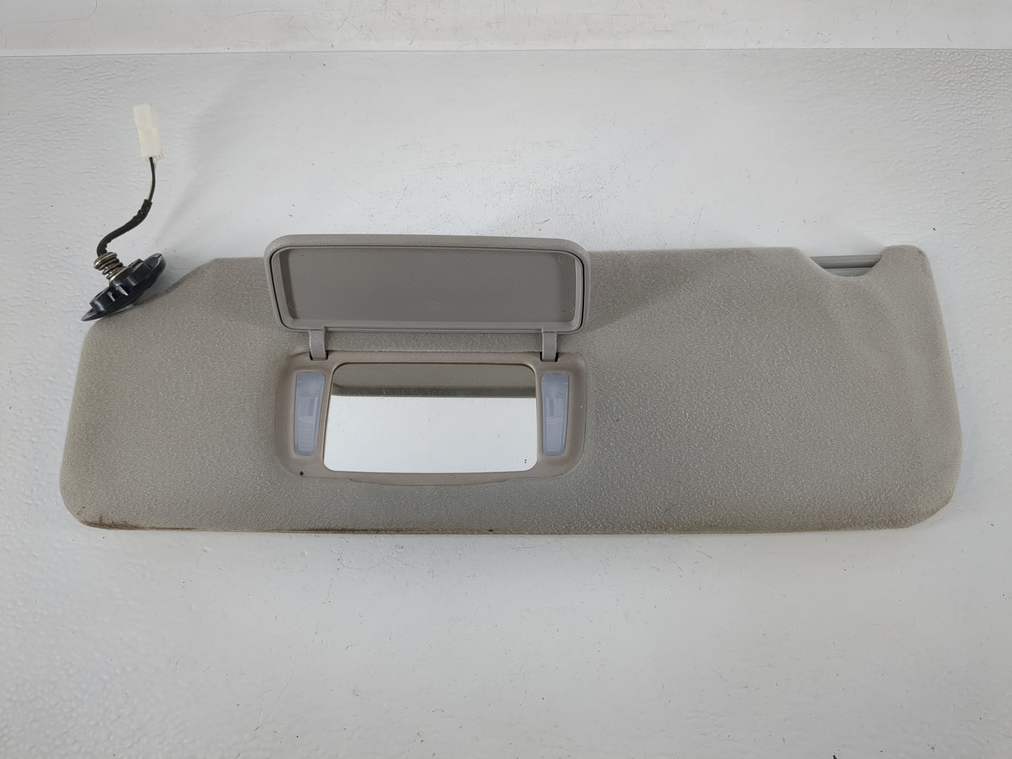 2005-2010 Toyota Sienna Sun Visor Shade Replacement Driver Left Mirror Fits Fits 2005 2006 2007 2008 2009 2010 OEM Used Auto