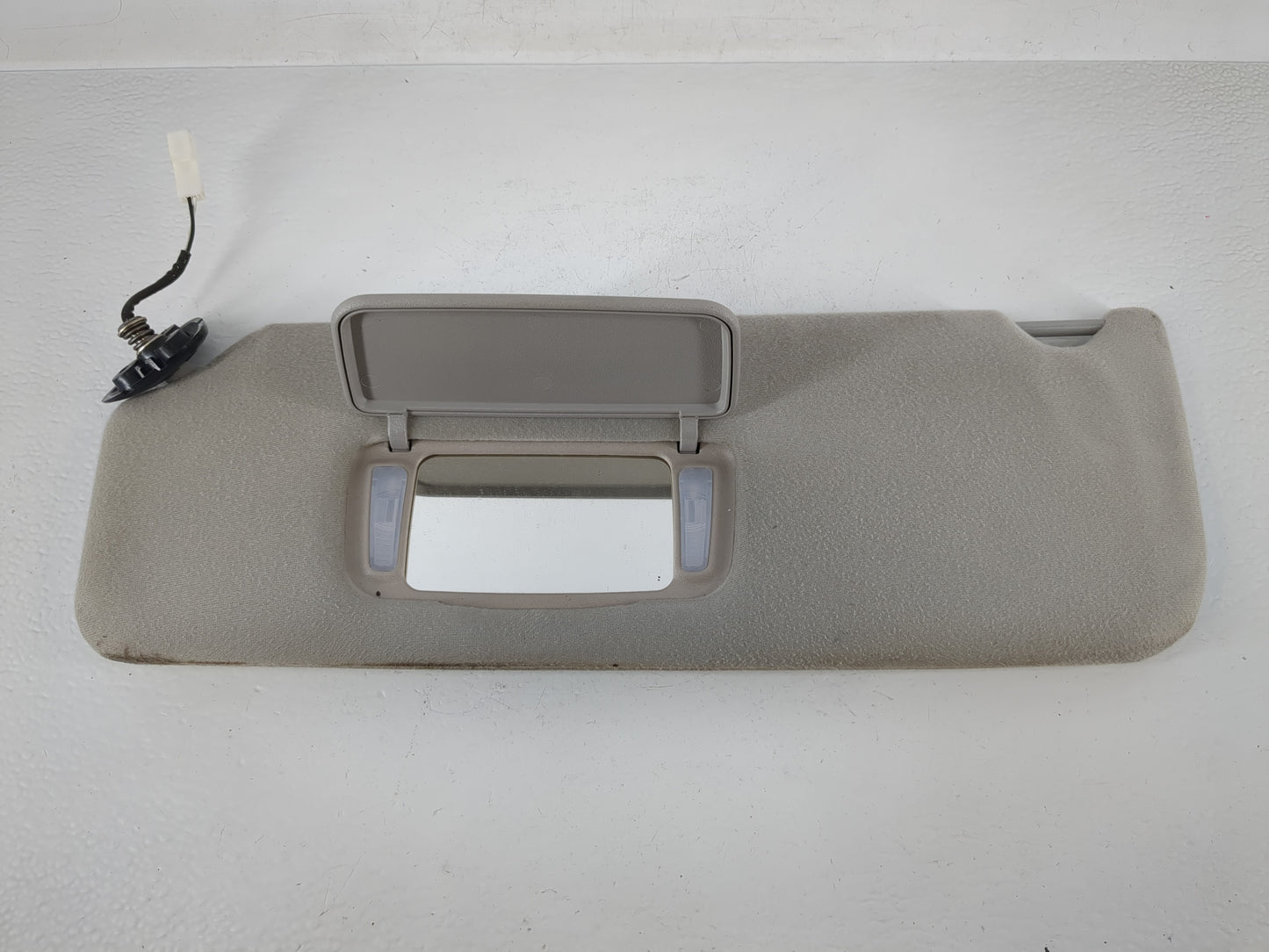 2005-2010 Toyota Sienna Sun Visor Shade Replacement Driver Left Mirror Fits Fits 2005 2006 2007 2008 2009 2010 OEM Used Auto