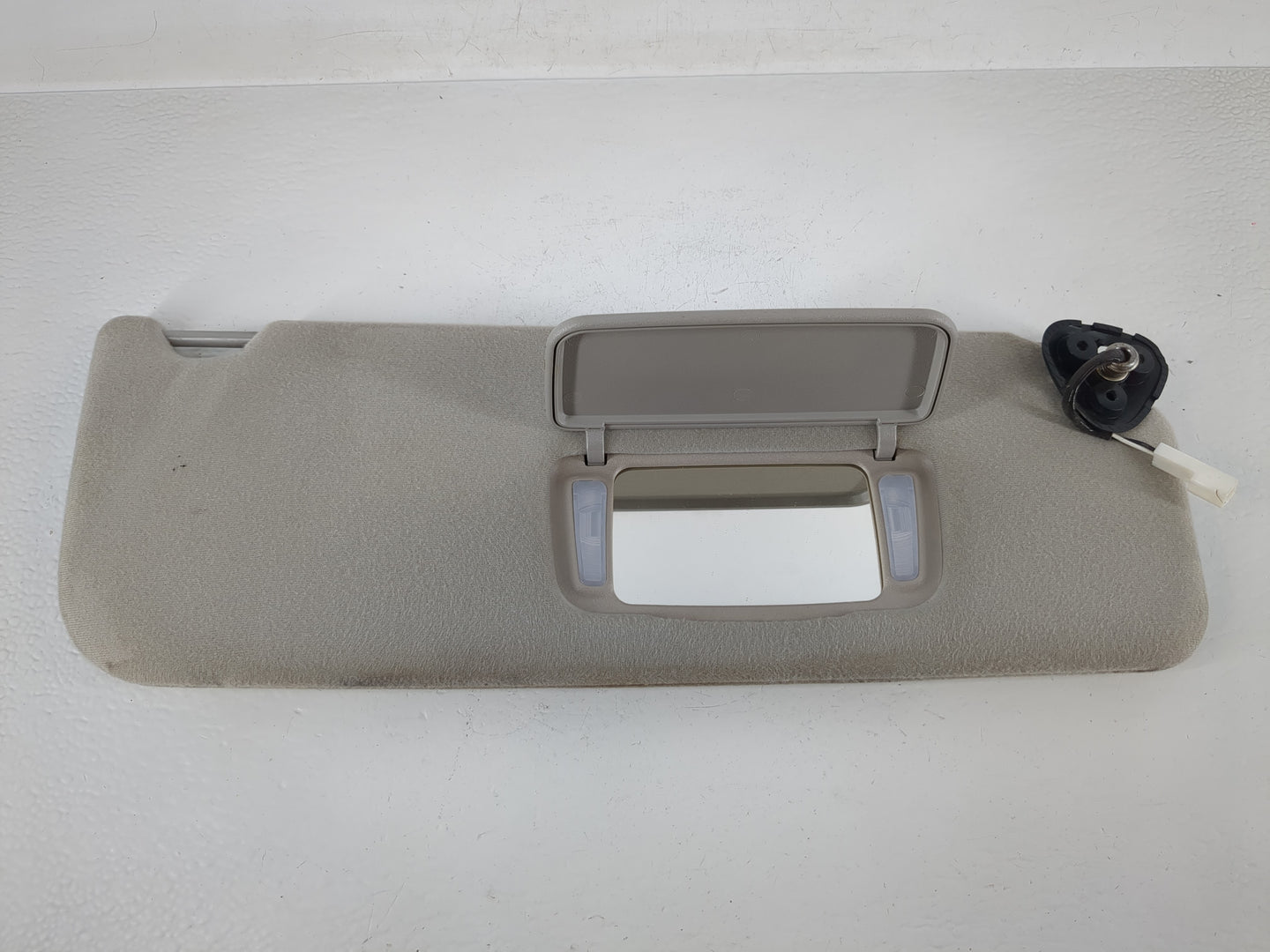 2005-2010 Toyota Sienna Sun Visor Shade Replacement Passenger Right Mirror Fits Fits 2005 2006 2007 2008 2009 2010 OEM Used 