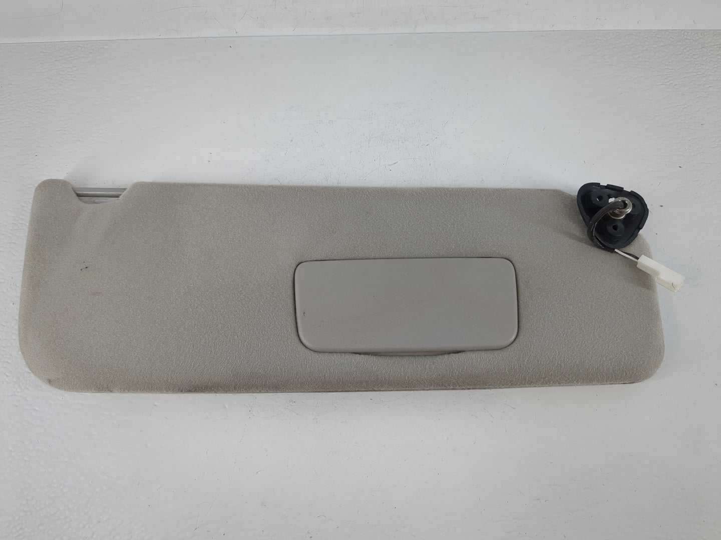 2005-2010 Toyota Sienna Sun Visor Shade Replacement Passenger Right Mirror Fits Fits 2005 2006 2007 2008 2009 2010 OEM Used 