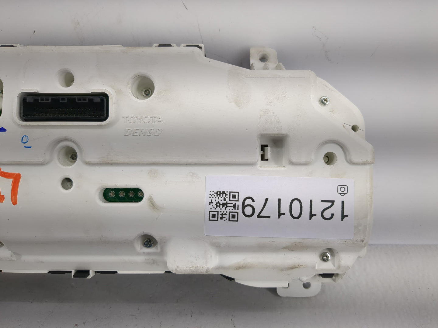 2007 Toyota Sienna Instrument Cluster Speedometer Gauges P/N:83800-08240-00 Fits OEM Used Auto Parts - Oemusedautoparts1.com