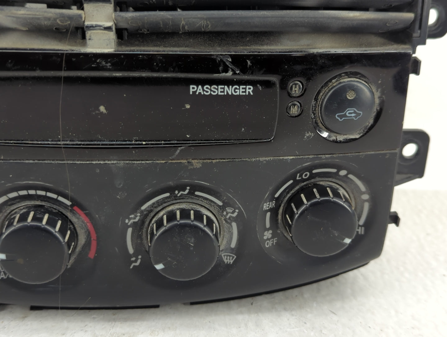 2006-2010 Toyota Sienna Climate Control Module Temperature AC/Heater Replacement P/N:84010-08130 Fits OEM Used Auto Parts - 