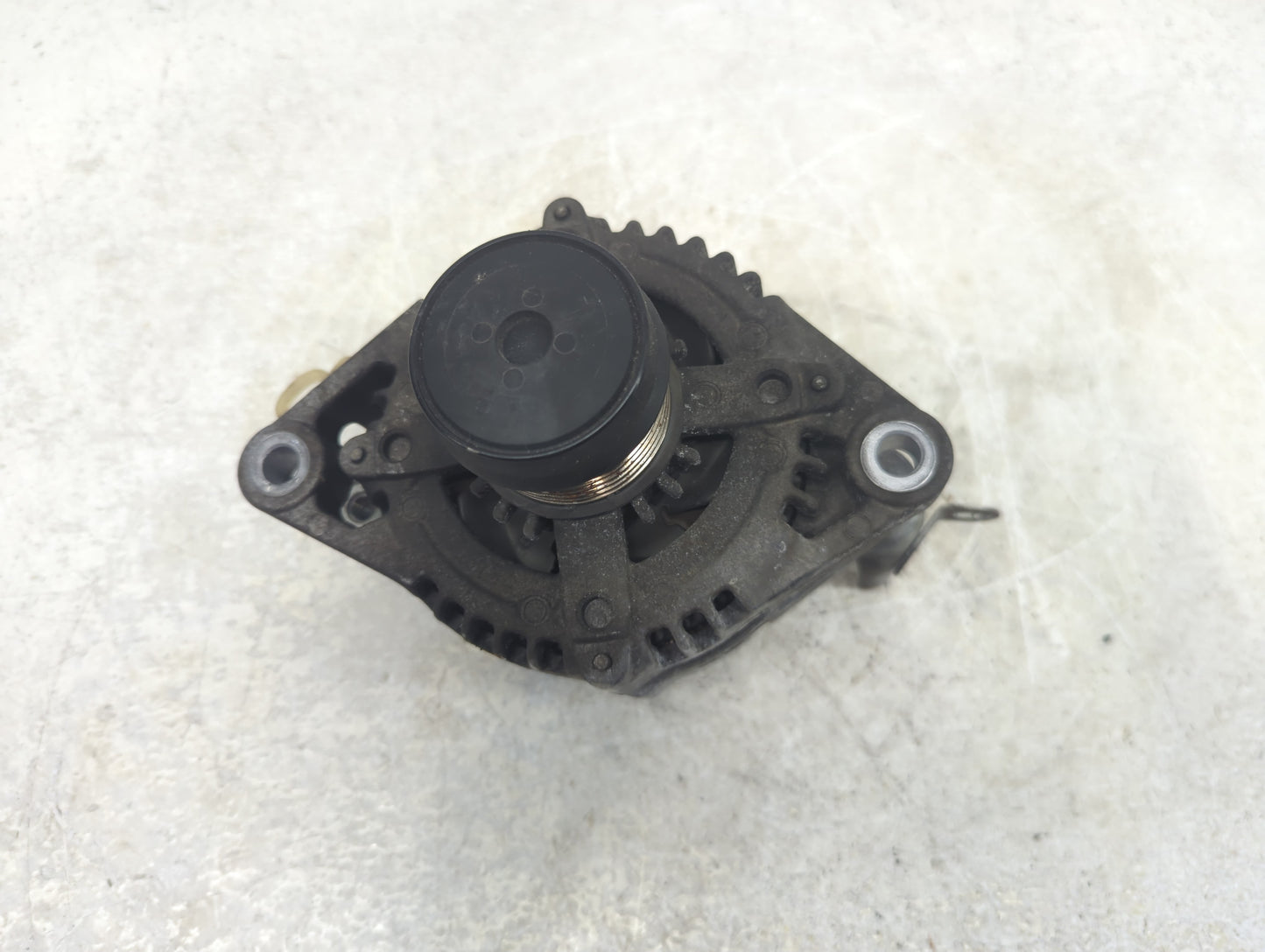 2007-2016 Toyota Sienna Alternator Replacement Generator Charging Assembly Engine OEM P/N:27060-0P240 Fits OEM Used Auto Par