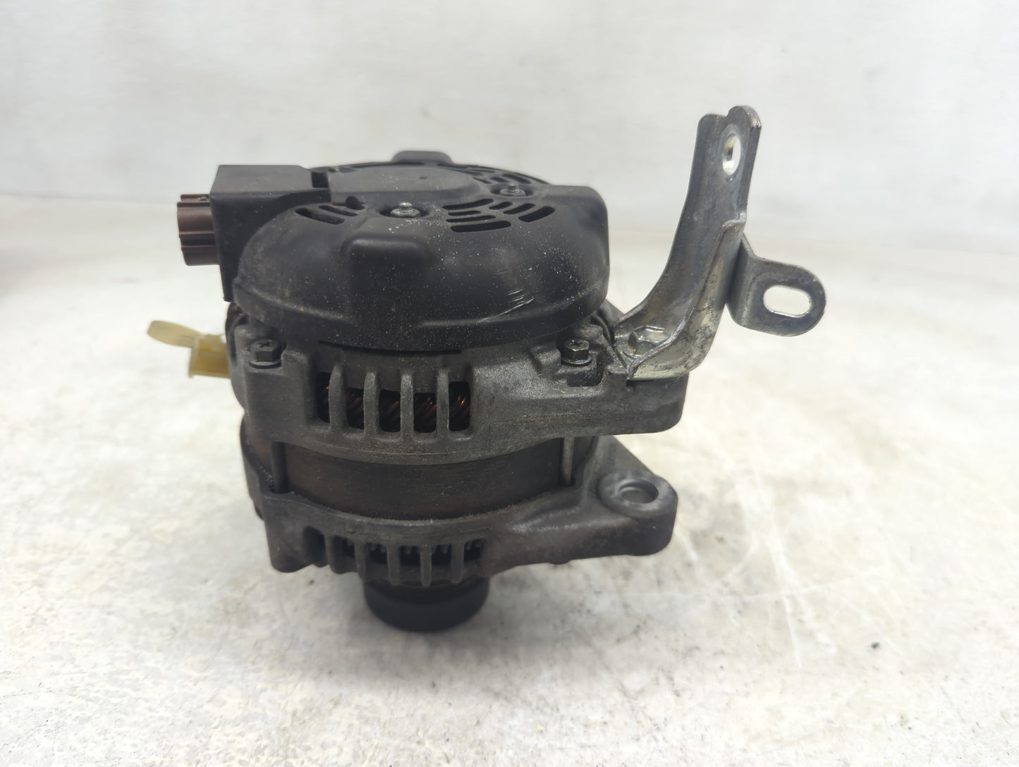2007-2016 Toyota Sienna Alternator Replacement Generator Charging Assembly Engine OEM P/N:27060-0P240 Fits OEM Used Auto Par