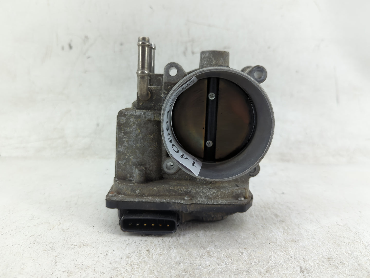 2007-2016 Toyota Sienna Throttle Body P/N:22030-0P050 Fits OEM Used Auto Parts - Oemusedautoparts1.com