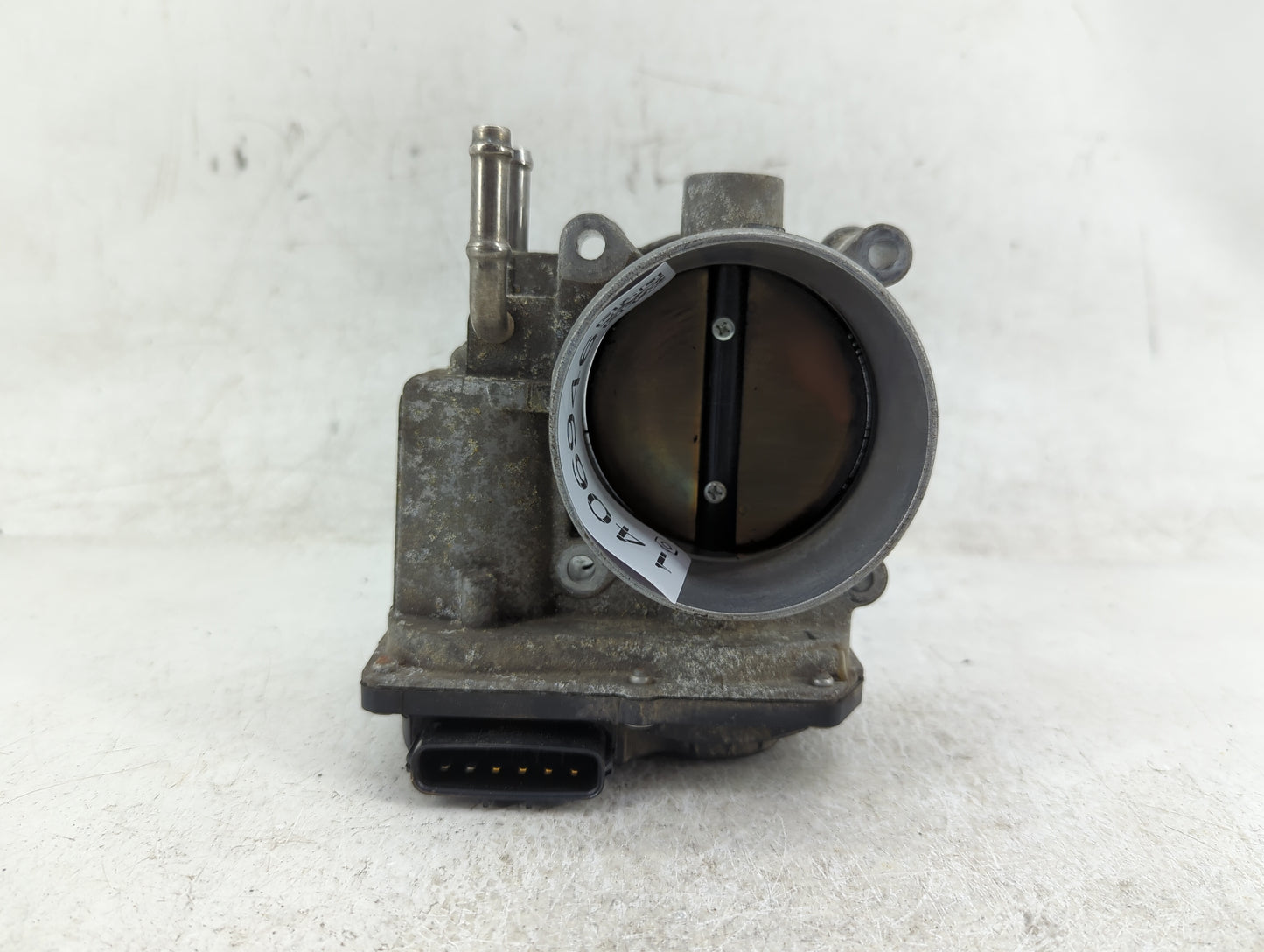 2007-2016 Toyota Sienna Throttle Body P/N:22030-0P050 Fits OEM Used Auto Parts - Oemusedautoparts1.com