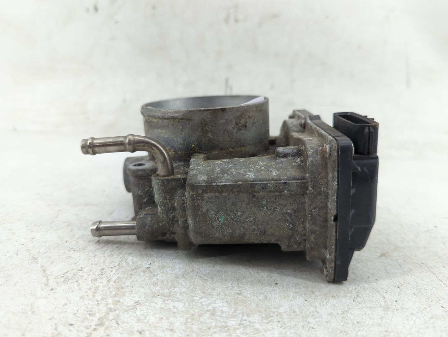 2007-2016 Toyota Sienna Throttle Body P/N:22030-0P050 Fits OEM Used Auto Parts - Oemusedautoparts1.com
