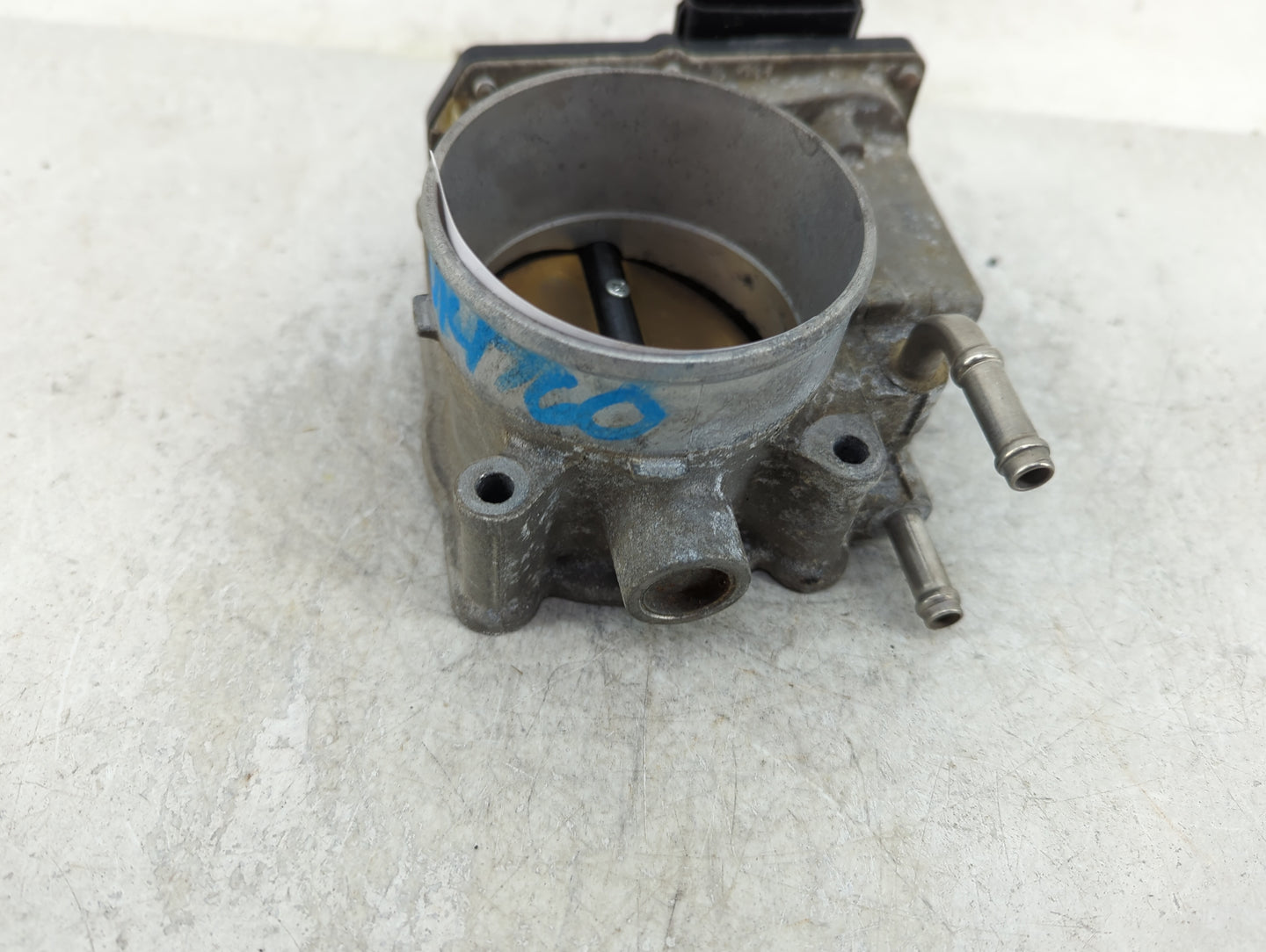 2007-2016 Toyota Sienna Throttle Body P/N:220300A020 Fits OEM Used Auto Parts - Oemusedautoparts1.com