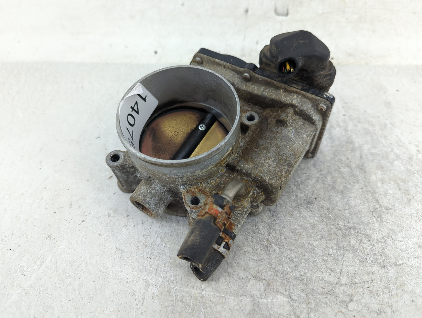 2007-2016 Toyota Sienna Throttle Body P/N:22030-0P050 Fits OEM Used Auto Parts - Oemusedautoparts1.com