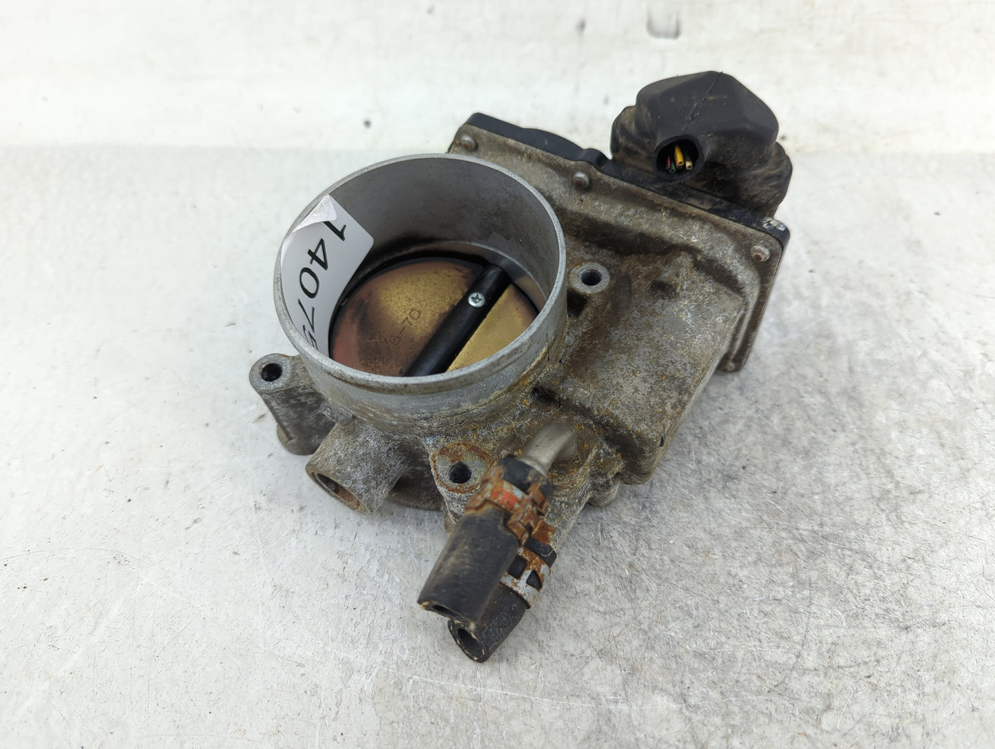 2007-2016 Toyota Sienna Throttle Body P/N:22030-0P050 Fits OEM Used Auto Parts - Oemusedautoparts1.com
