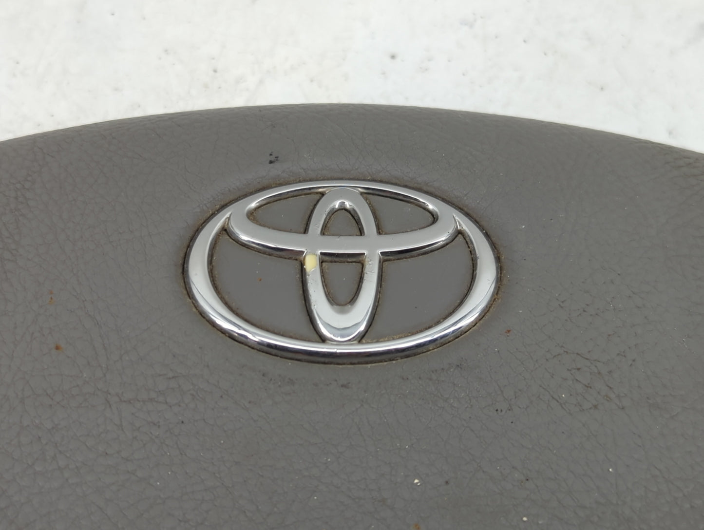 2004-2010 Toyota Sienna Air Bag Driver Left Steering Wheel Mounted Fits Fits 2004 2005 2006 2007 2008 2009 2010 OEM Used Aut