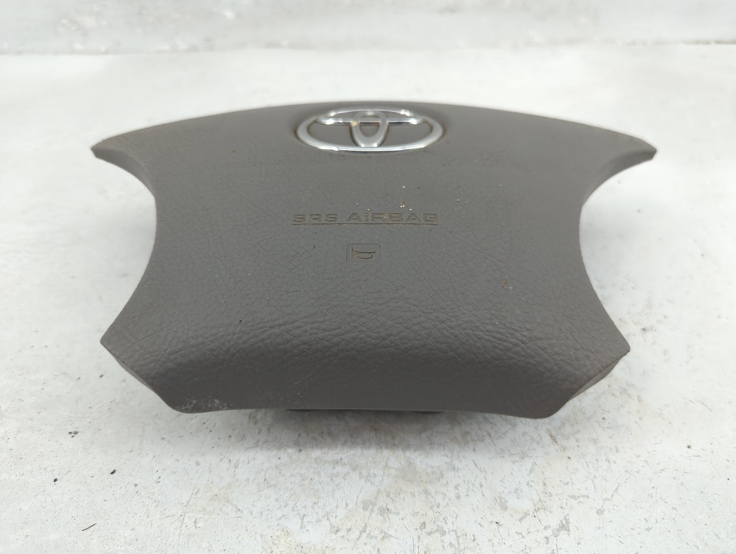 2004-2010 Toyota Sienna Air Bag Driver Left Steering Wheel Mounted Fits Fits 2004 2005 2006 2007 2008 2009 2010 OEM Used Aut