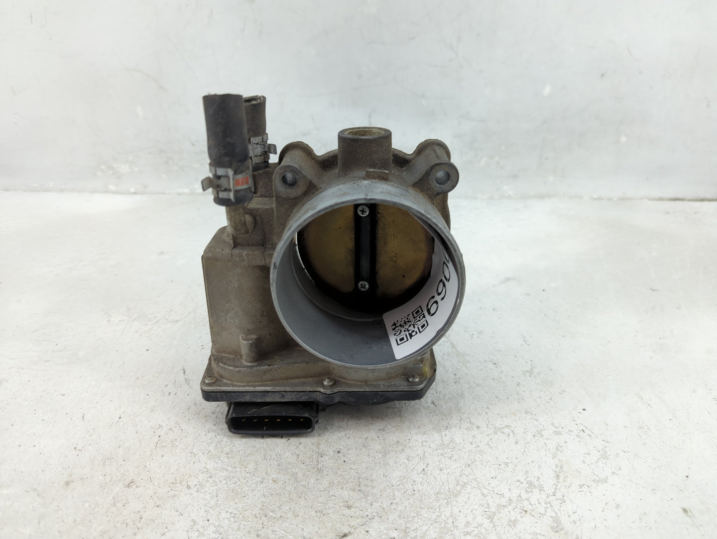 2007-2016 Toyota Sienna Throttle Body P/N:22030-0P050 Fits OEM Used Auto Parts - Oemusedautoparts1.com