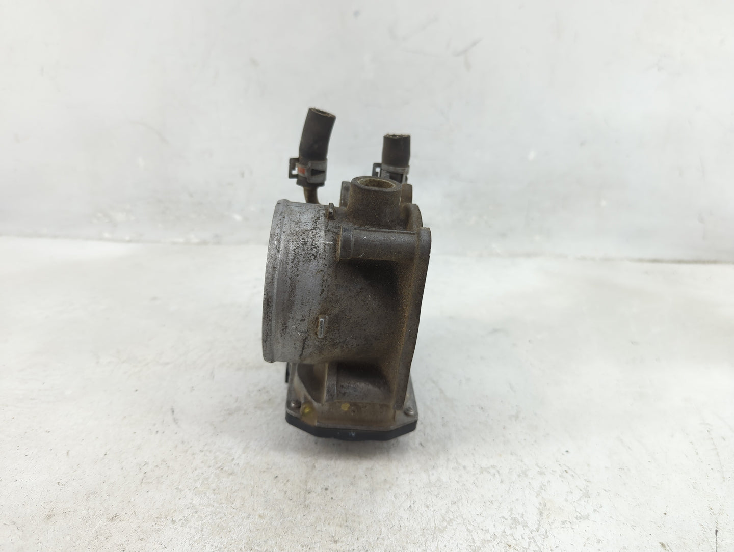 2007-2016 Toyota Sienna Throttle Body P/N:22030-0P050 Fits OEM Used Auto Parts - Oemusedautoparts1.com