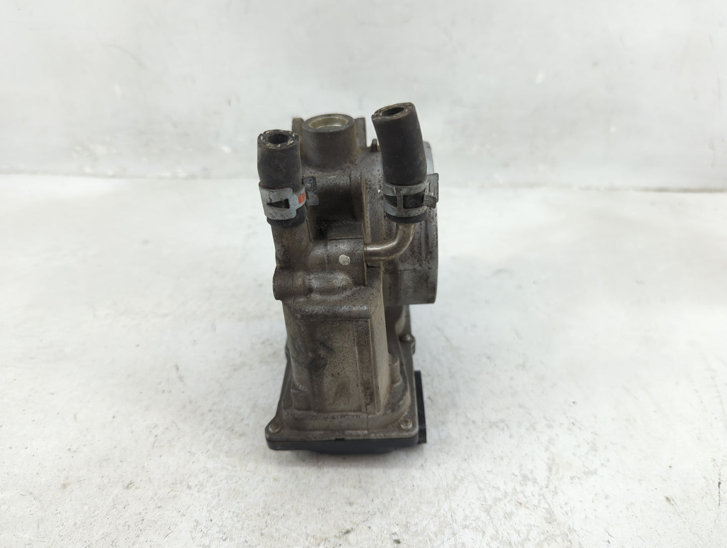 2007-2016 Toyota Sienna Throttle Body P/N:22030-0P050 Fits OEM Used Auto Parts - Oemusedautoparts1.com