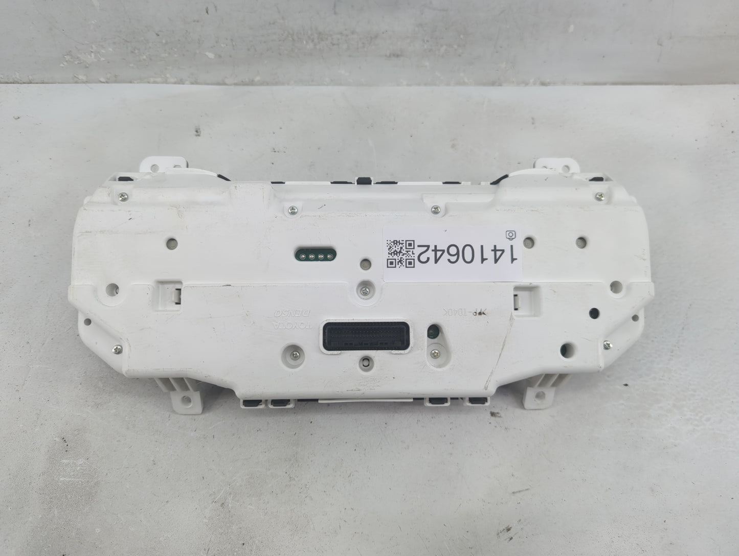 2007 Toyota Sienna Instrument Cluster Speedometer Gauges P/N:83800-08240-00 Fits OEM Used Auto Parts - Oemusedautoparts1.com