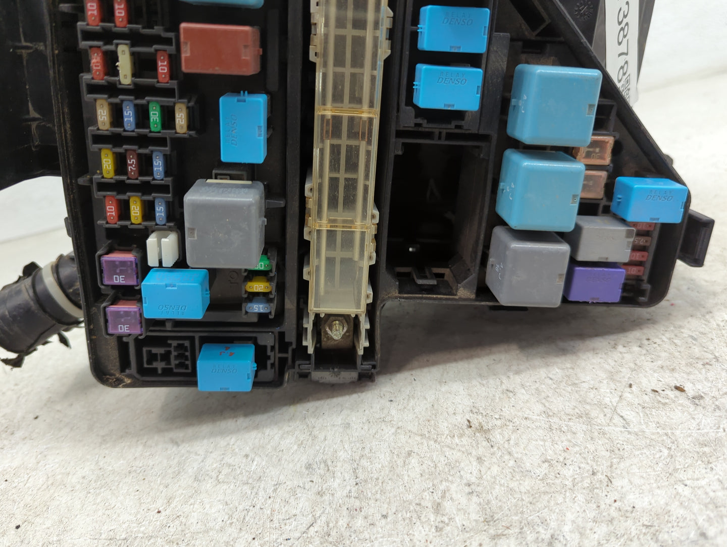 2007 Toyota Sienna Fusebox Fuse Box Panel Relay Module Fits OEM Used Auto Parts - Oemusedautoparts1.com