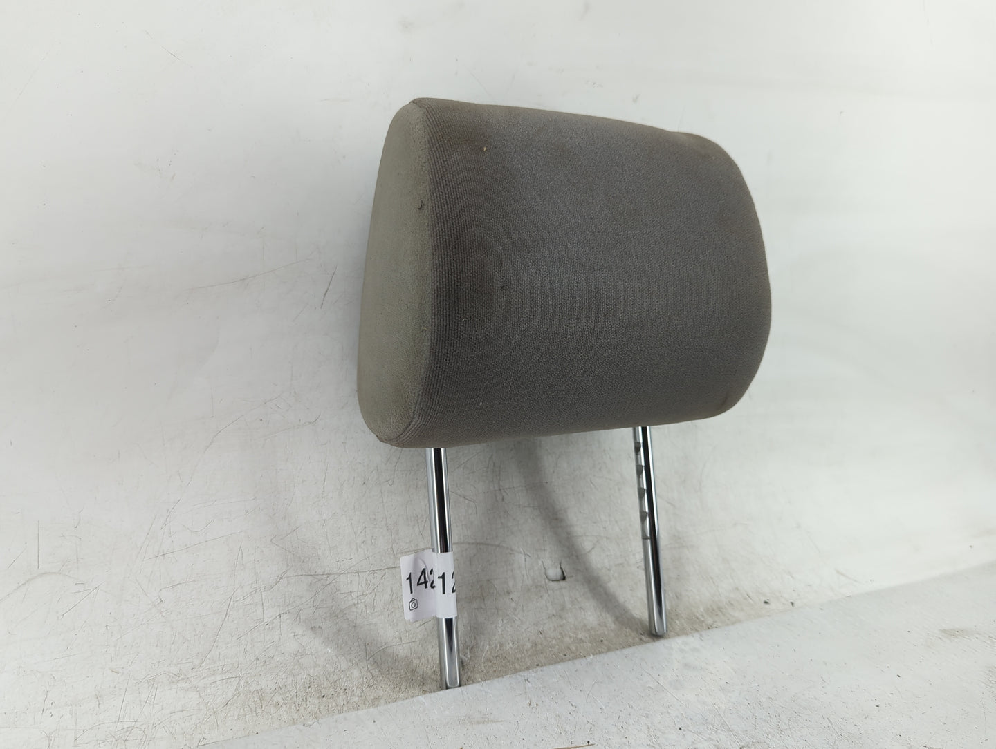 2006-2008 Toyota Sienna Headrest Head Rest Front Driver Passenger Seat Fits Fits 2006 2007 2008 OEM Used Auto Parts - Oemuse