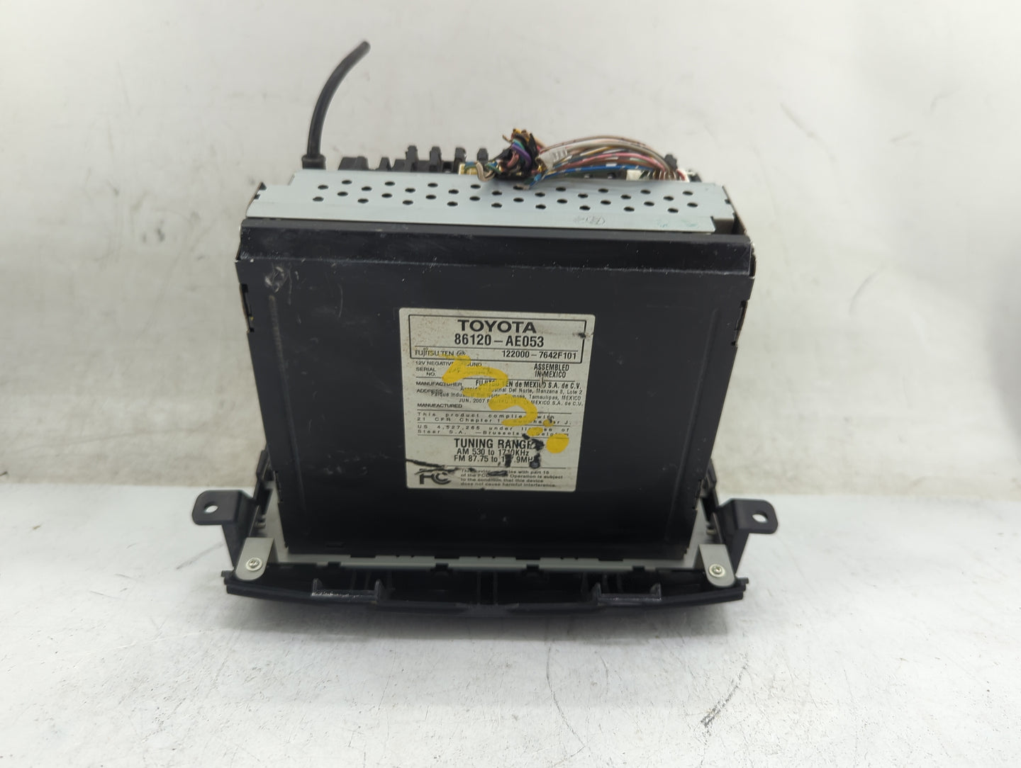 2006-2007 Toyota Sienna Radio AM FM Cd Player Receiver Replacement P/N:86120-AE053 Fits Fits 2006 2007 OEM Used Auto Parts -