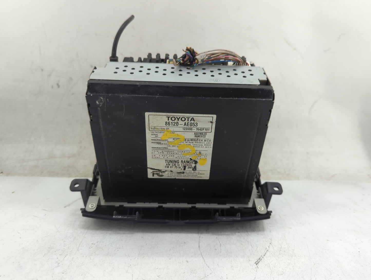 2006-2007 Toyota Sienna Radio AM FM Cd Player Receiver Replacement P/N:86120-AE053 Fits Fits 2006 2007 OEM Used Auto Parts -