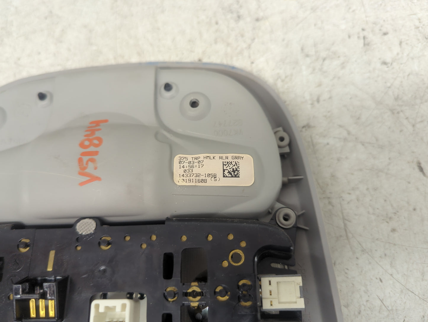 2007 Toyota Sienna Overhead Roof Console Gray - Oemusedautoparts1.com