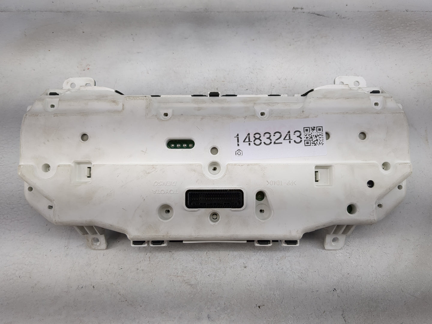 2006 Toyota Sienna Instrument Cluster Speedometer Gauges P/N:83800-08180-00 TN257430-1191 Miles: Fits OEM Used Auto Parts - 