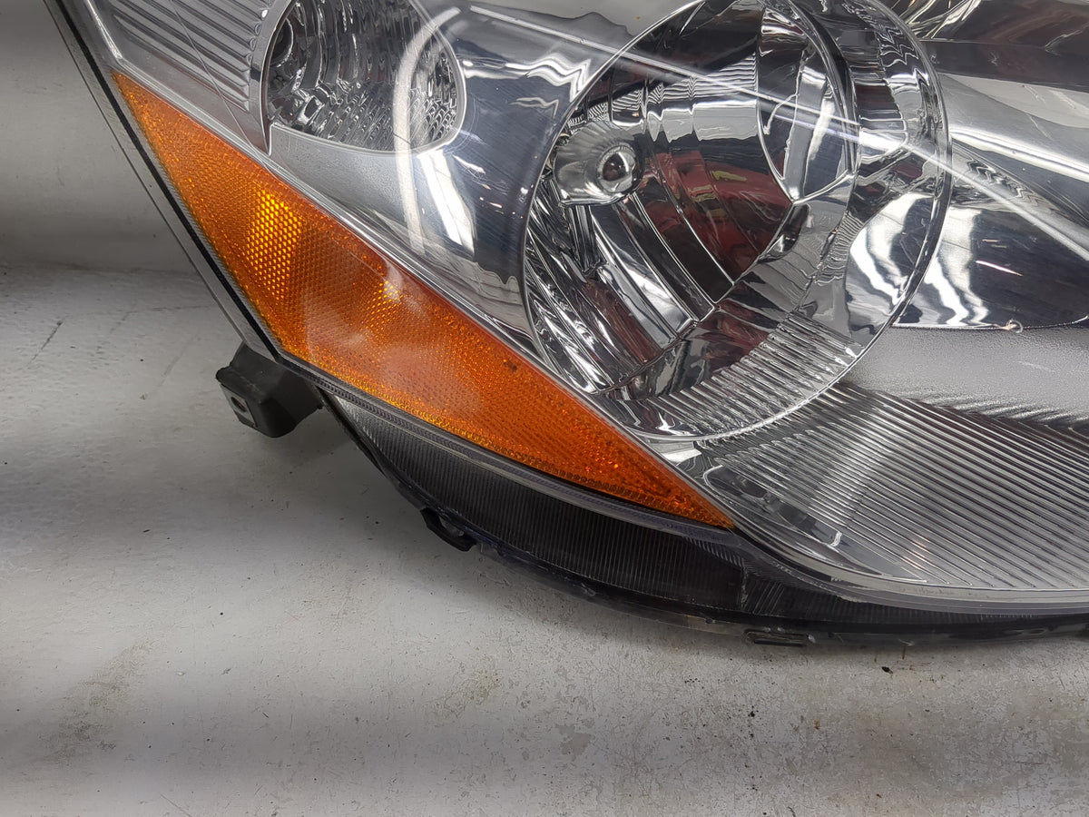 2007 Toyota Sienna Passenger Right Oem Head Light Headlight Lamp - Oemusedautoparts1.com