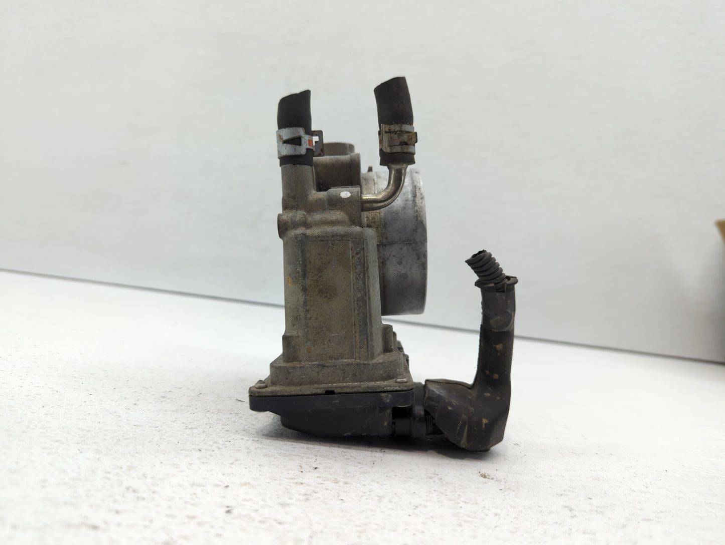 2007-2016 Toyota Sienna Throttle Body P/N:22030-0P050 Fits OEM Used Auto Parts - Oemusedautoparts1.com