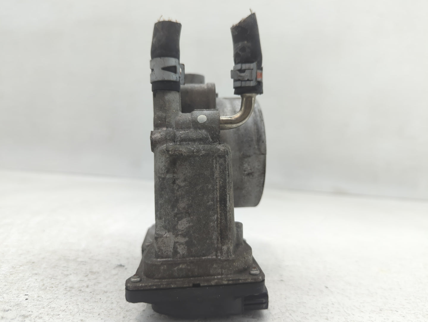 2007-2016 Toyota Sienna Throttle Body P/N:22030-0P050 Fits OEM Used Auto Parts - Oemusedautoparts1.com