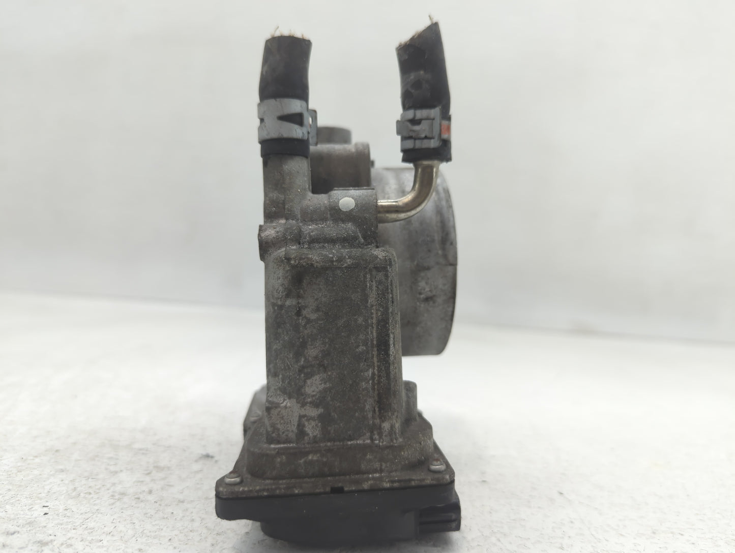 2007-2016 Toyota Sienna Throttle Body P/N:22030-0P050 Fits OEM Used Auto Parts - Oemusedautoparts1.com