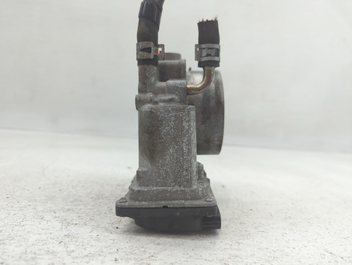 2007-2016 Toyota Sienna Throttle Body P/N:22030-0P050 Fits OEM Used Auto Parts - Oemusedautoparts1.com