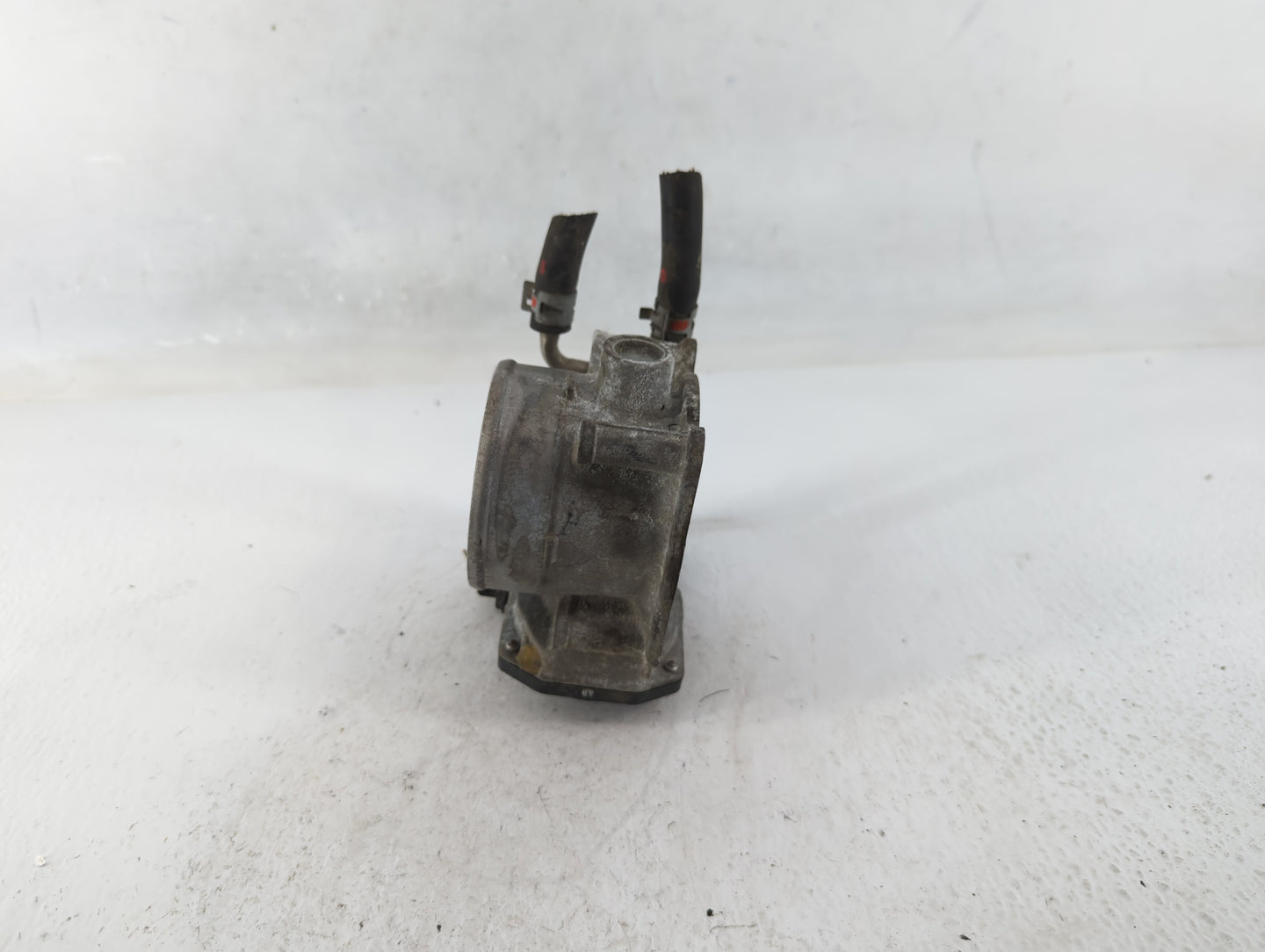 2007-2016 Toyota Sienna Throttle Body P/N:22030-0P050 Fits OEM Used Auto Parts - Oemusedautoparts1.com