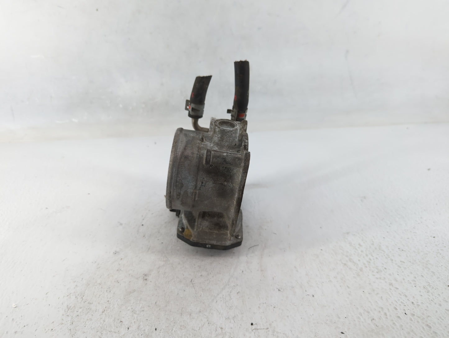 2007-2016 Toyota Sienna Throttle Body P/N:22030-0P050 Fits OEM Used Auto Parts - Oemusedautoparts1.com