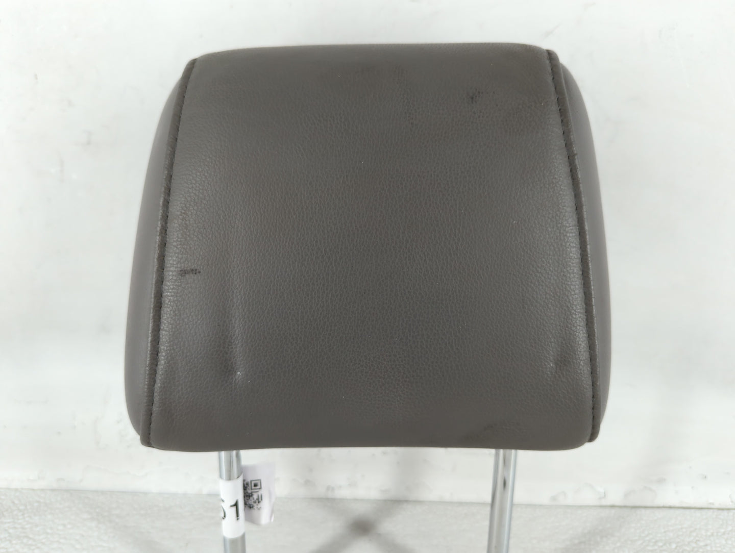 2007 Toyota Sienna Headrest Head Rest Rear Center Seat Fits OEM Used Auto Parts - Oemusedautoparts1.com