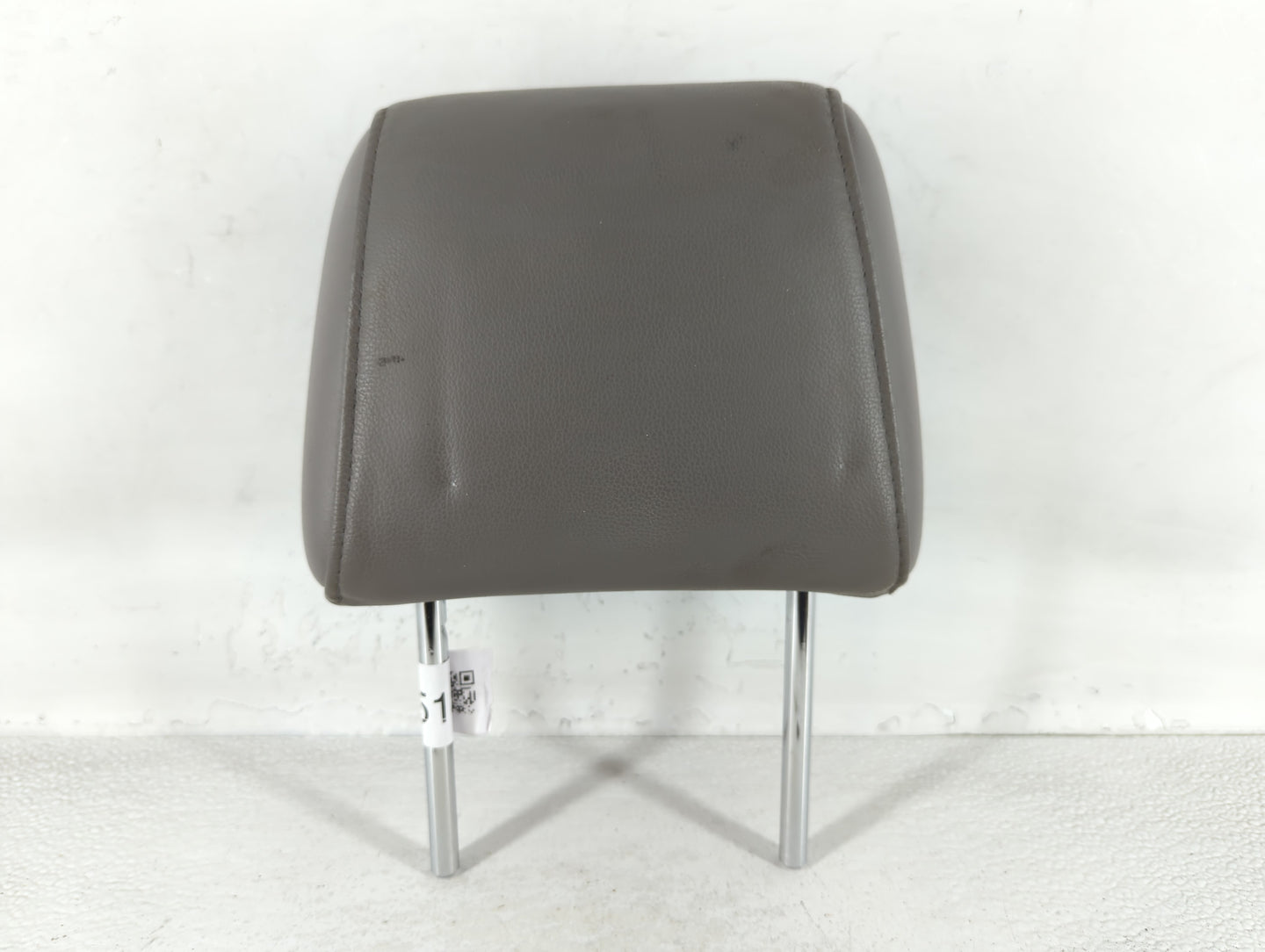 2007 Toyota Sienna Headrest Head Rest Rear Center Seat Fits OEM Used Auto Parts - Oemusedautoparts1.com