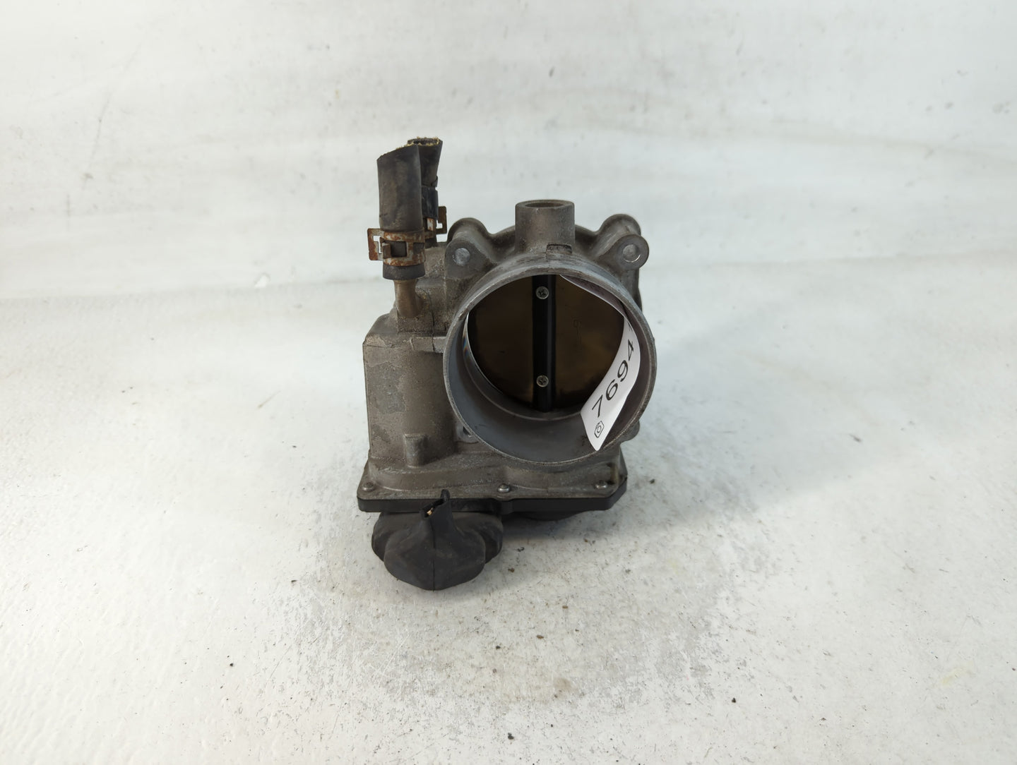 2007-2016 Toyota Sienna Throttle Body P/N:22030-0P050 Fits OEM Used Auto Parts - Oemusedautoparts1.com