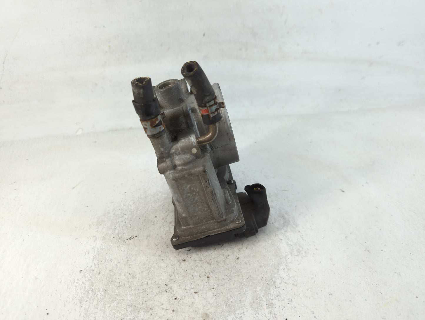 2007-2016 Toyota Sienna Throttle Body P/N:22030-0P050 Fits OEM Used Auto Parts - Oemusedautoparts1.com