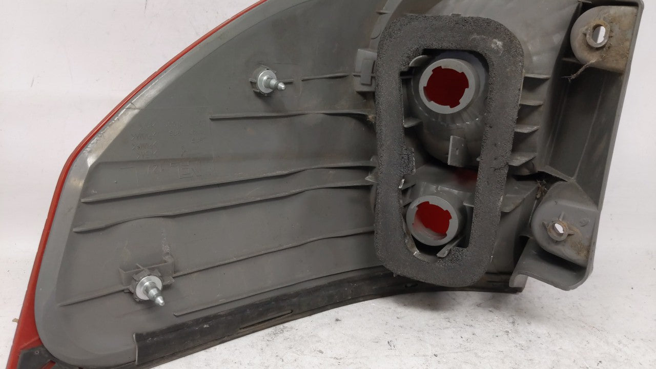 2006-2010 Toyota Sienna Tail Light Assembly Driver Left OEM Fits Fits 2006 2007 2008 2009 2010 OEM Used Auto Parts - Oemused